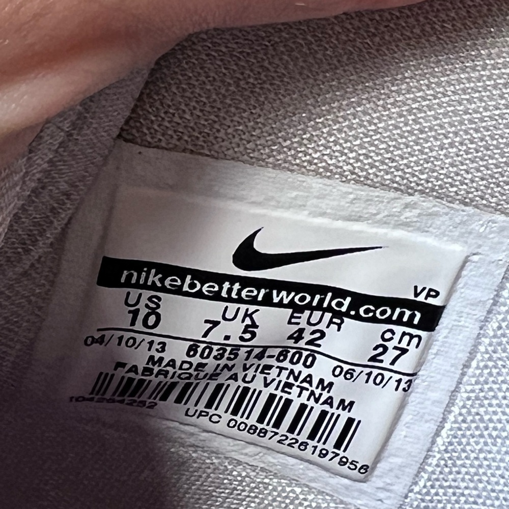 Women’s Nike Zoom HyperQuickness 'Think Pink' Brest cancer awareness size 10. - Picture 3 of 17